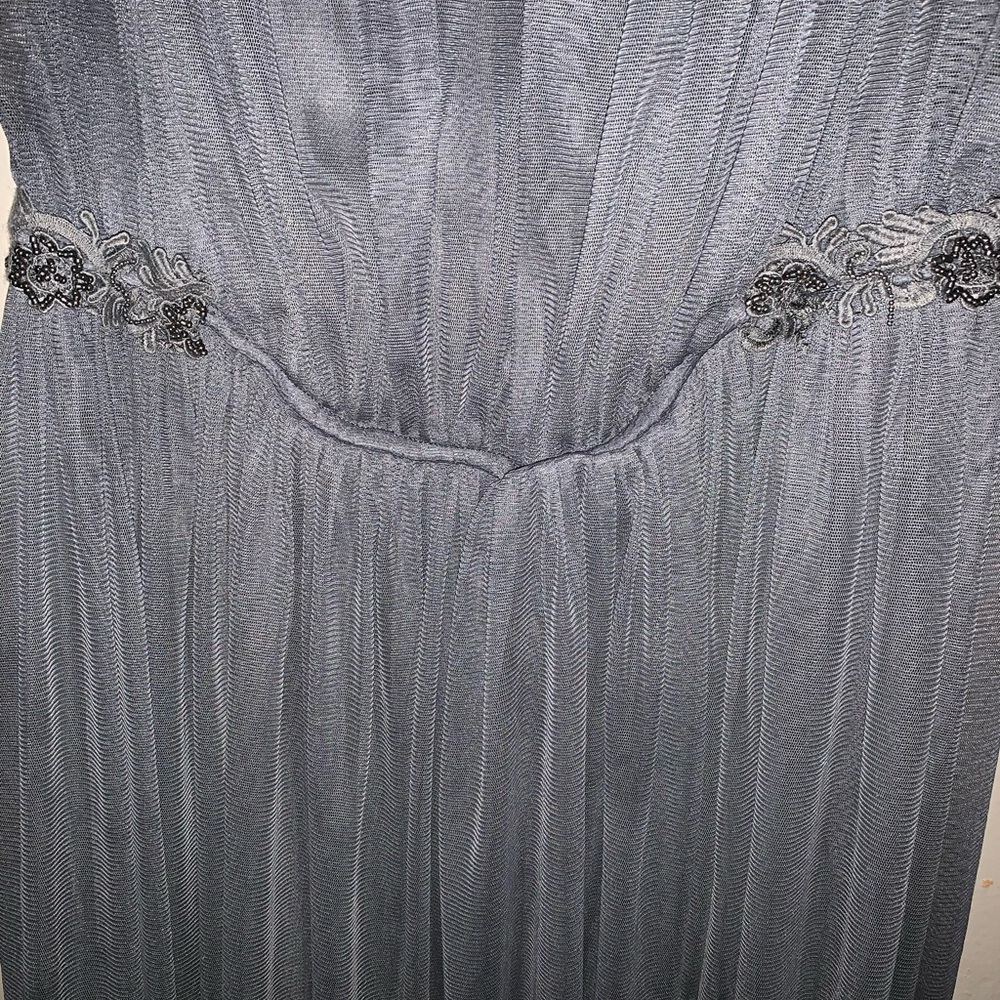 Dress - Picture 7 of 7